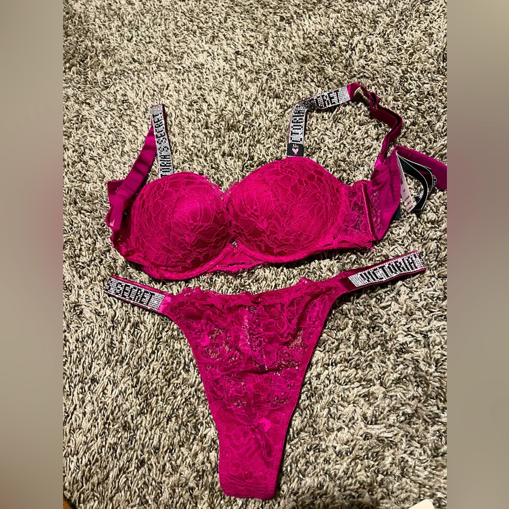 Victoria’s Secret Very Sexy lace shimmer bra
